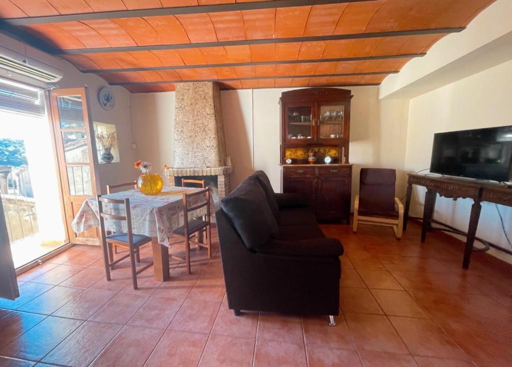 Casa Del Bueno Apartment Peralta de la Sal Luaran gambar